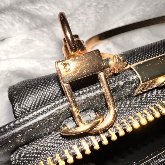 Guang Tong Purse, black w/gold-tone hardware NWOT - Picture 7 of 11